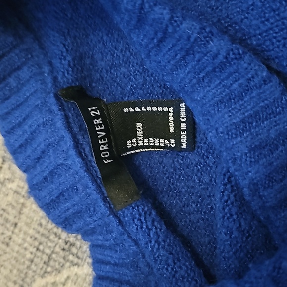 Sweater - Picture 2 of 2